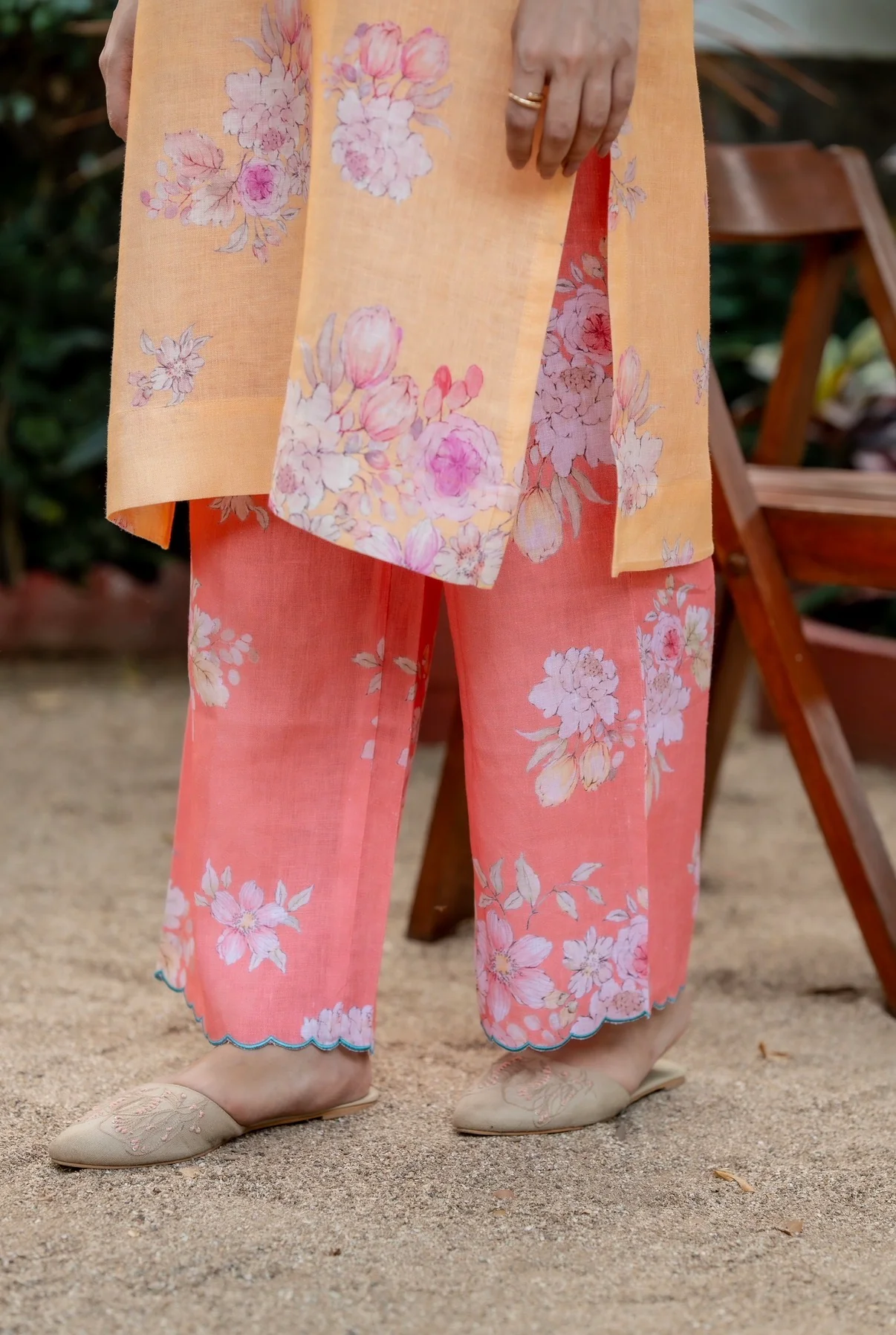 Bright Flower Linen Pair - Image 4