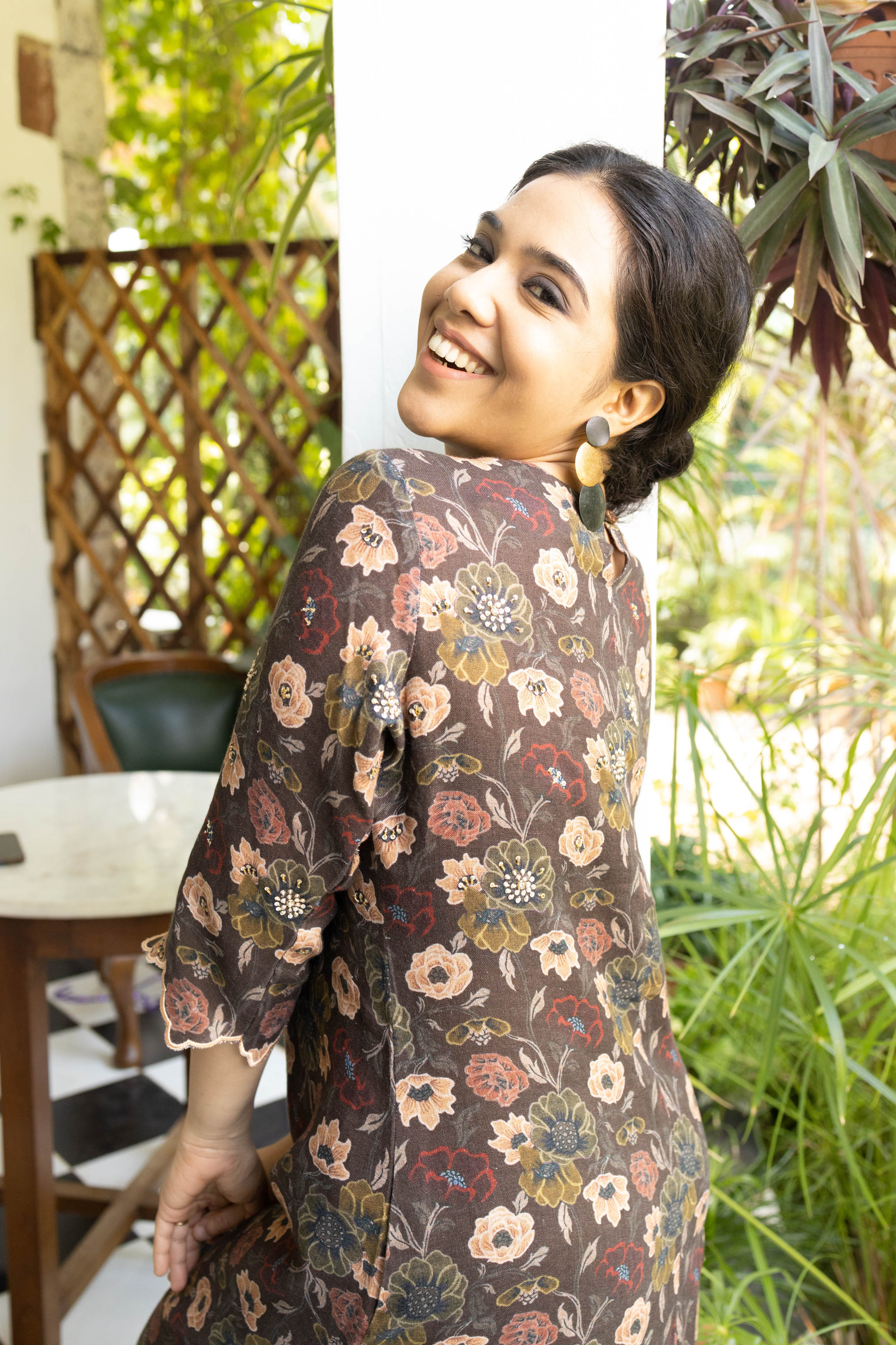 Chocolate Orchid Linen Set - Image 4