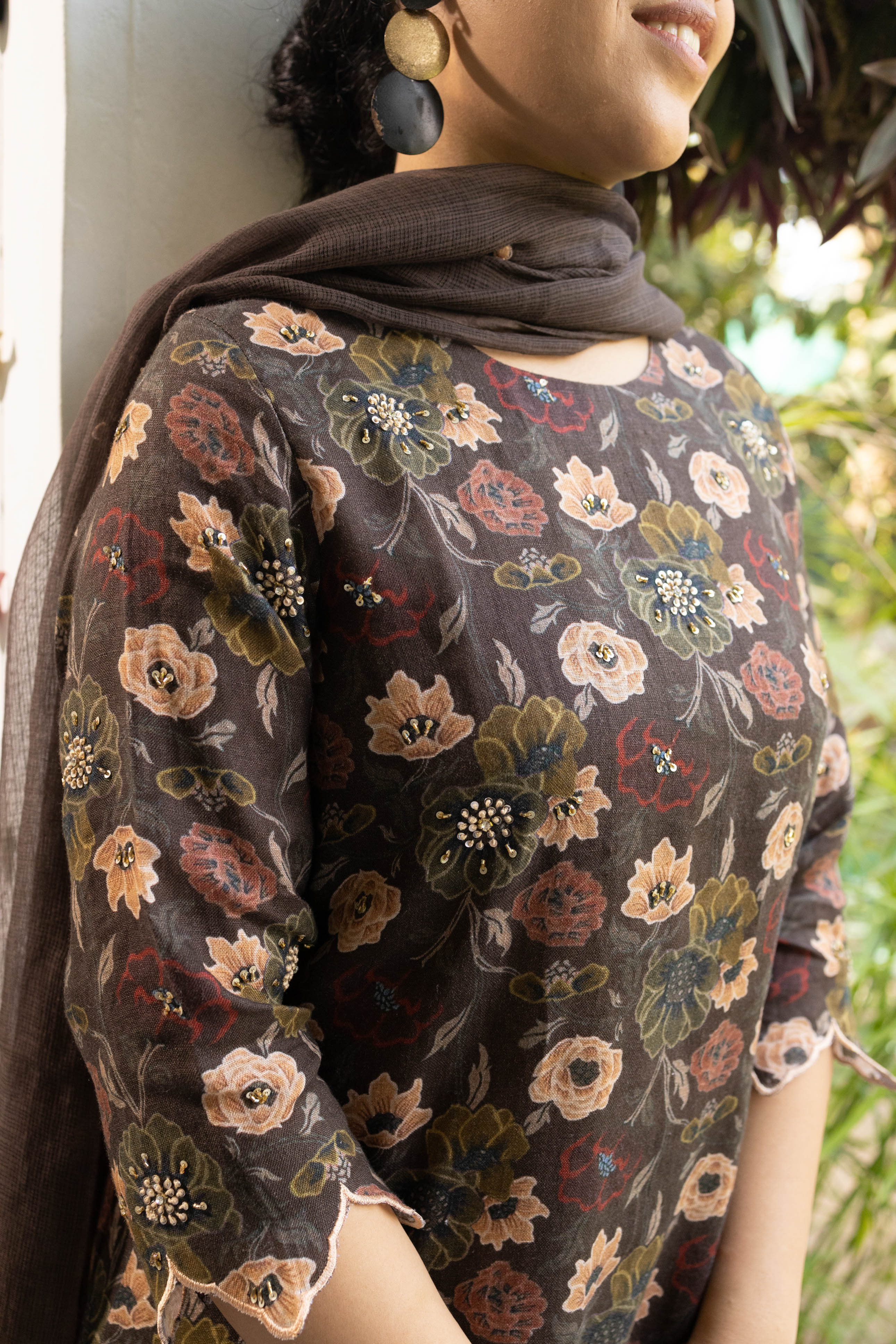 Chocolate Orchid Linen Set - Image 5