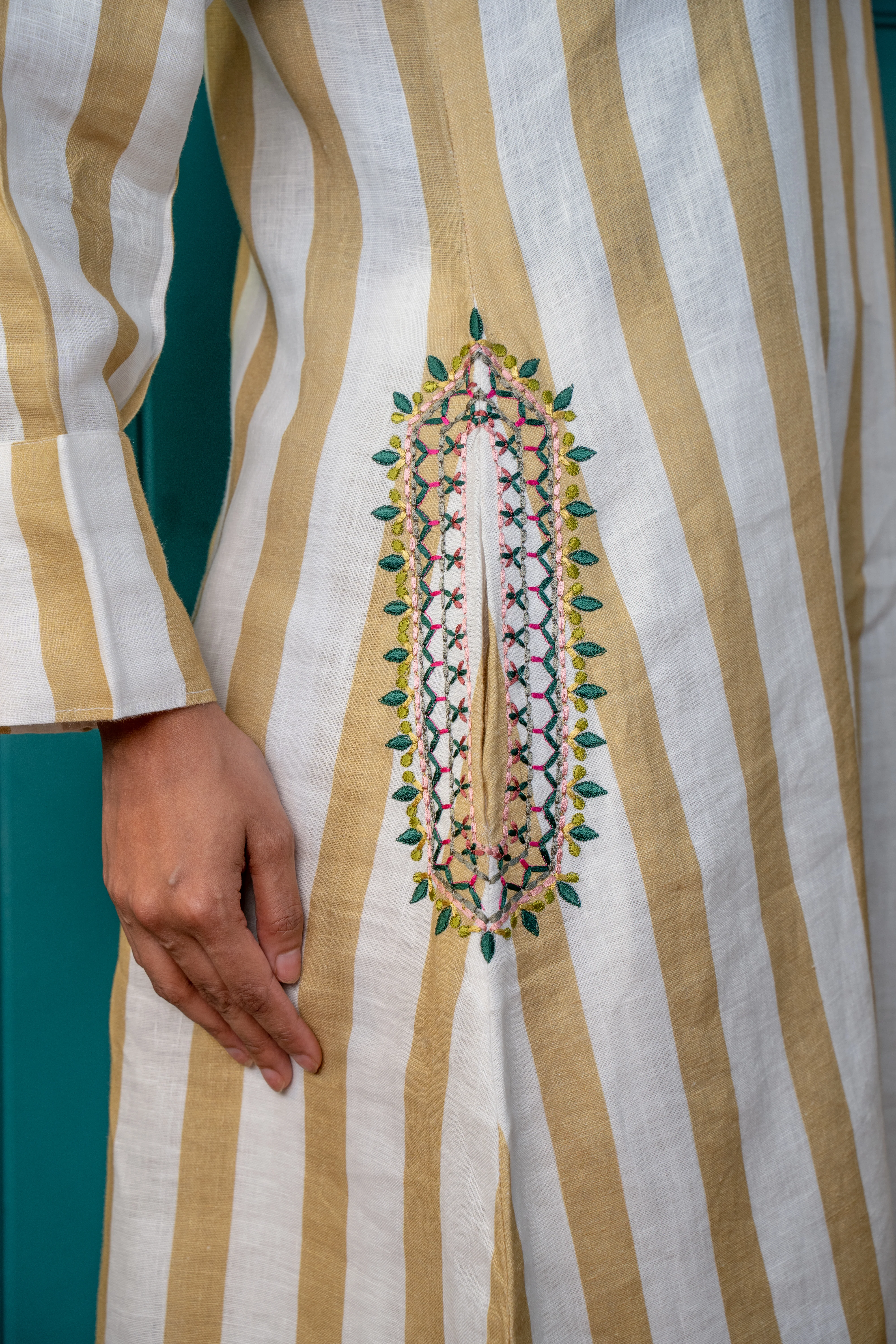 MUSTARD STRIPE LINEN PAIR - Image 4