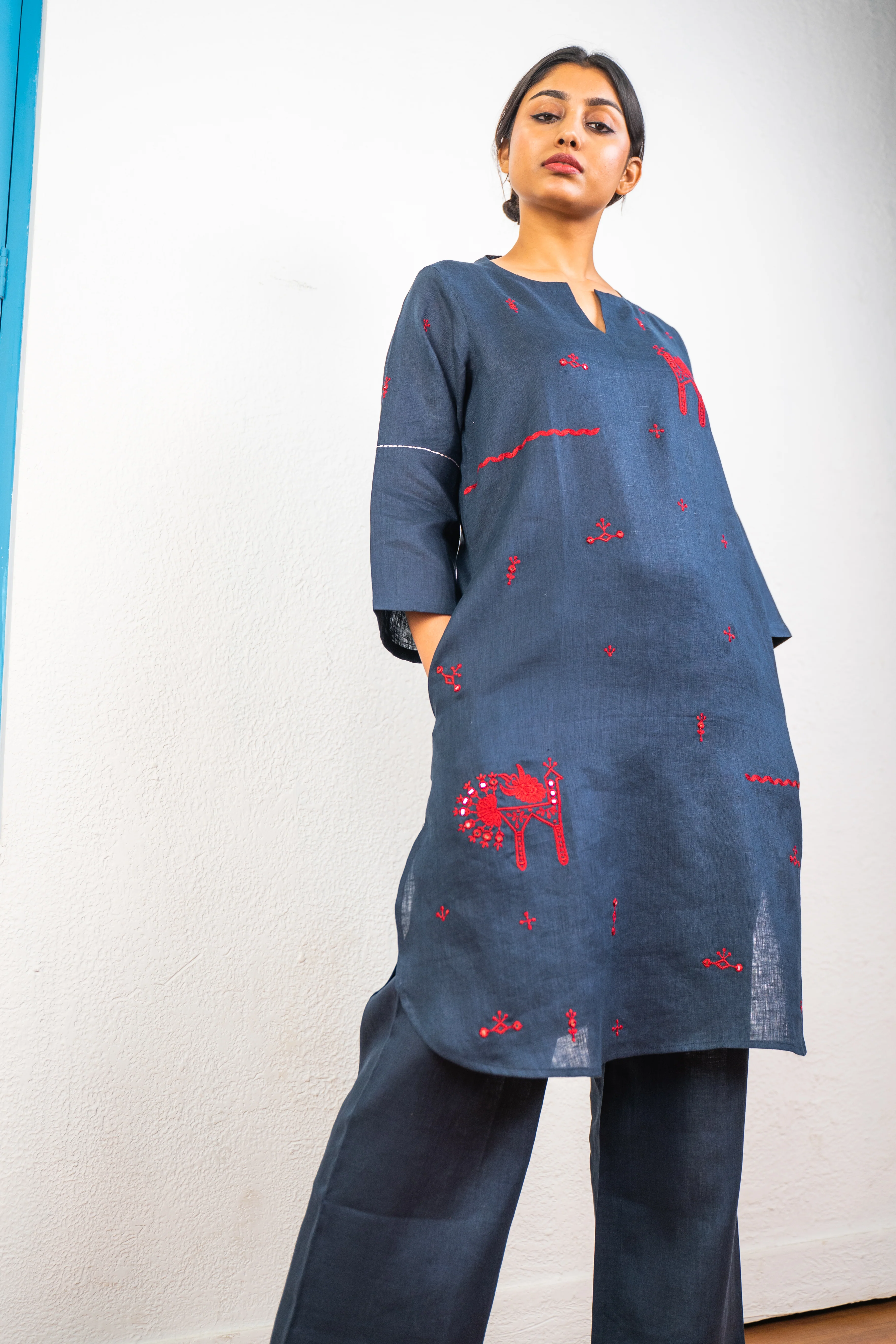 NIGHT BLUE LINEN KURTA PANT - Image 3