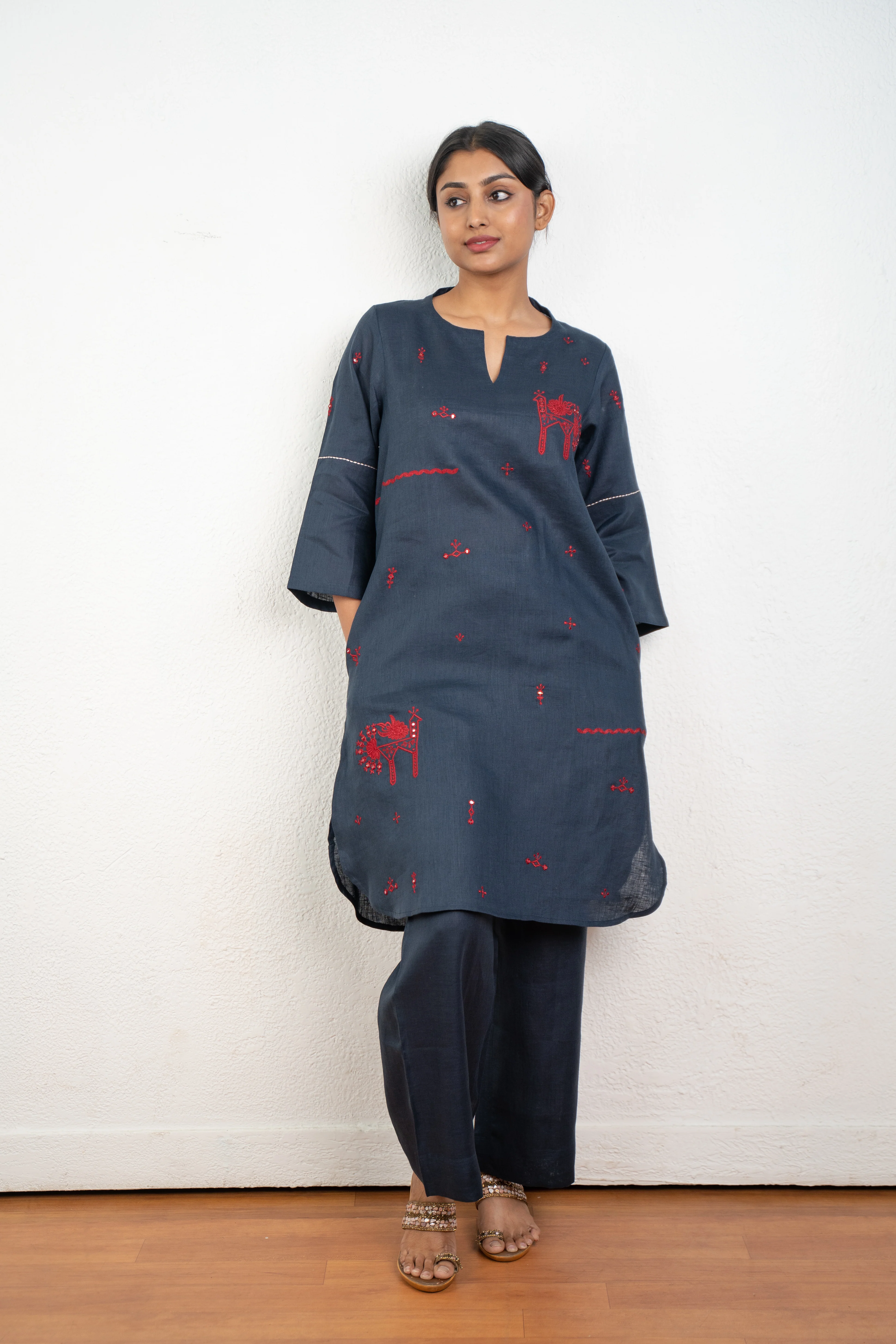 NIGHT BLUE LINEN KURTA PANT - Image 4