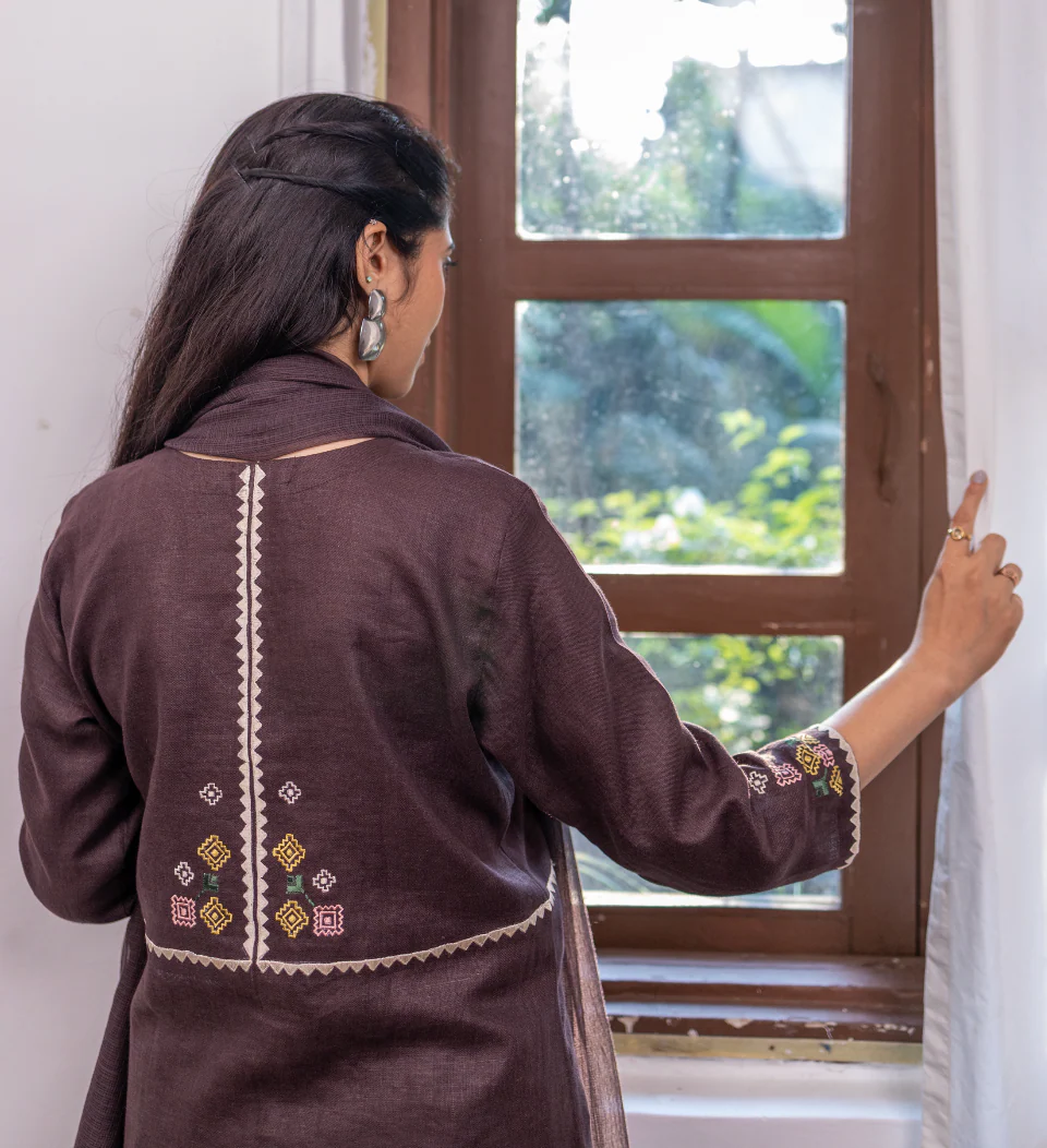 WALNUT BROWN LINEN SET - Image 4