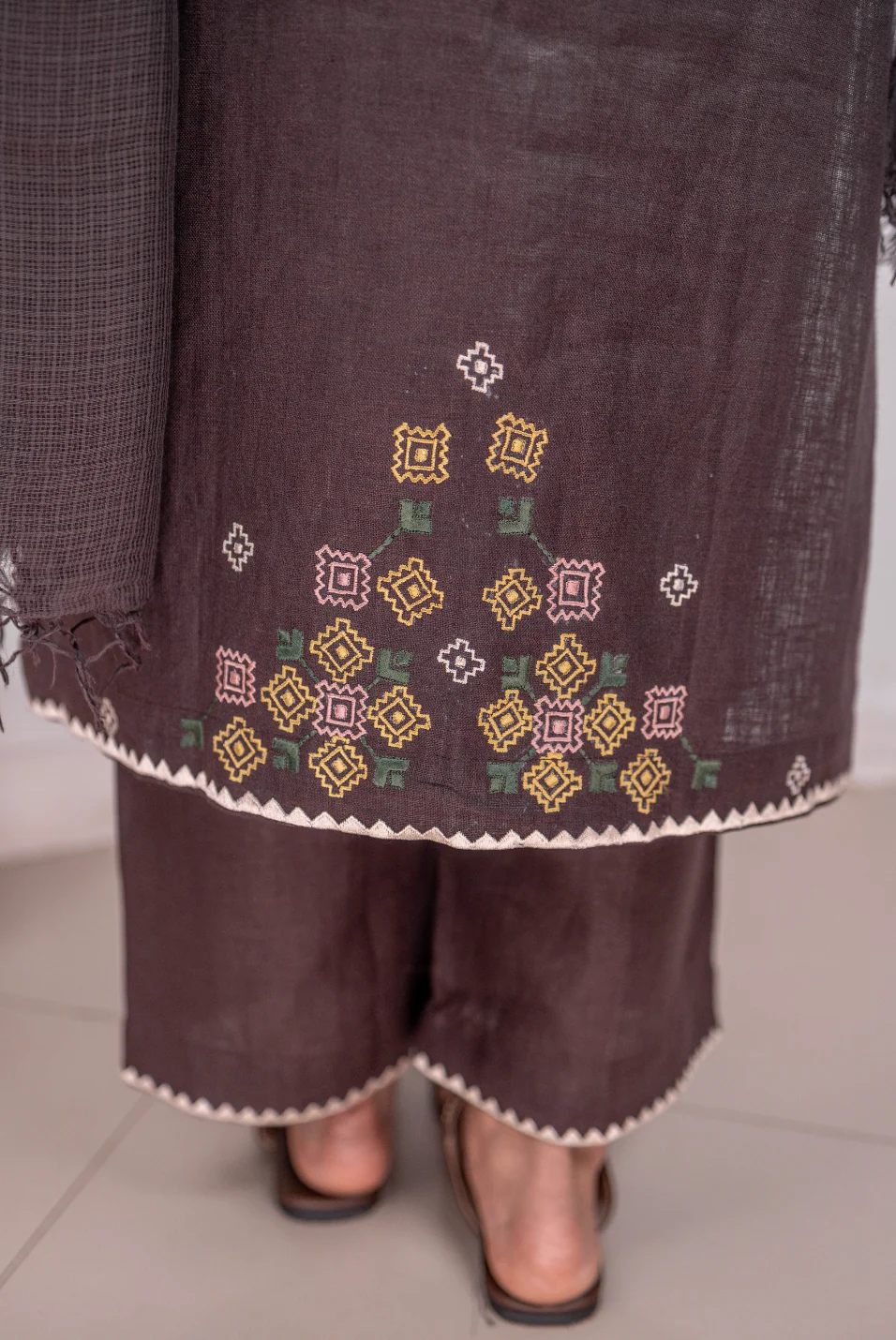 WALNUT BROWN LINEN SET - Image 5