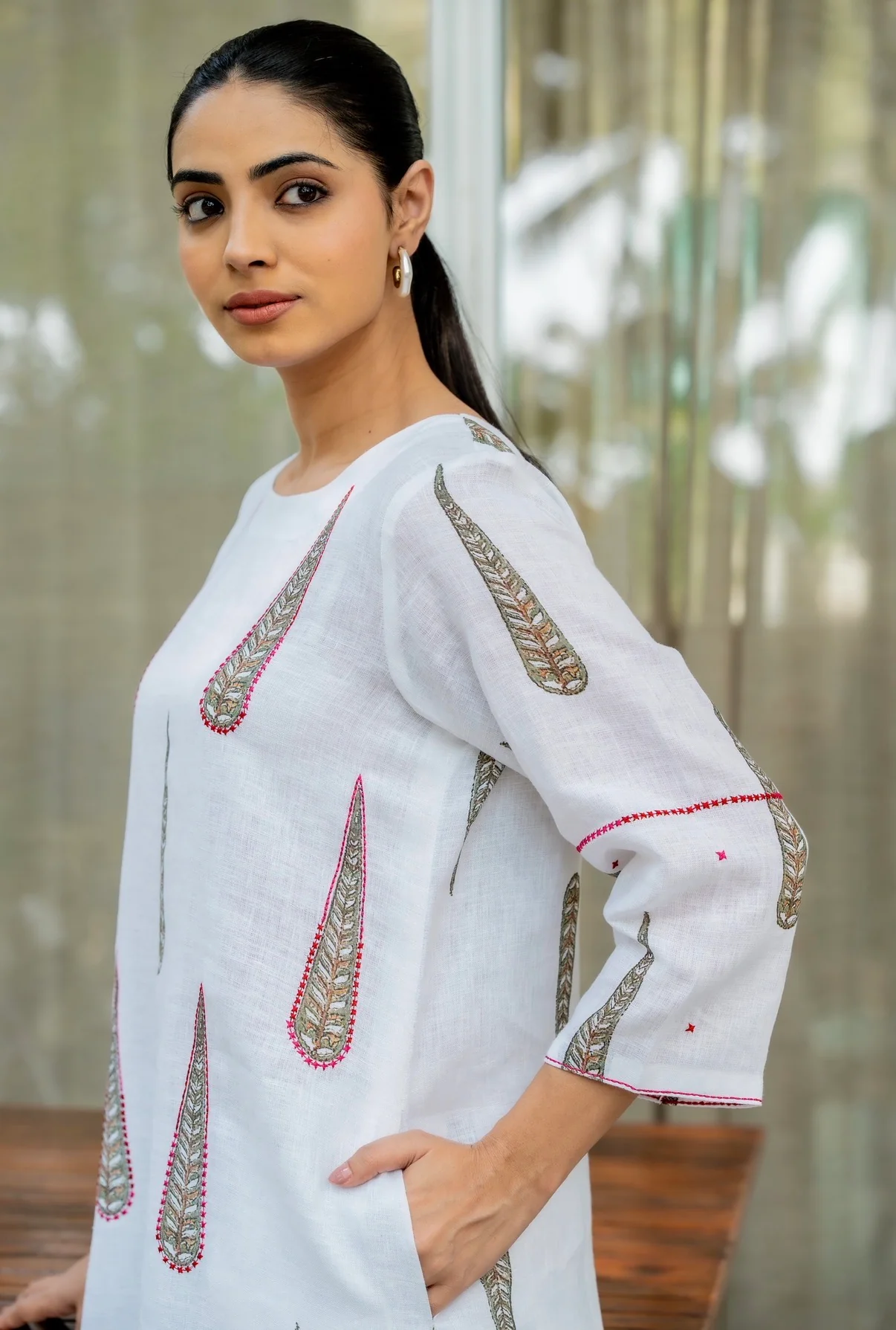 Willow White Linen Pair - Image 4